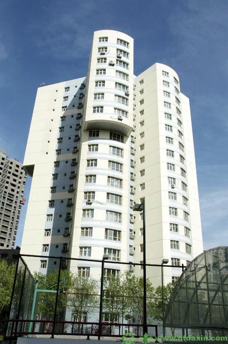 南門國(guó)際城F1高層住宅樓（新疆建筑工程天山獎(jiǎng)、江蘇省省外“揚(yáng)子杯”）